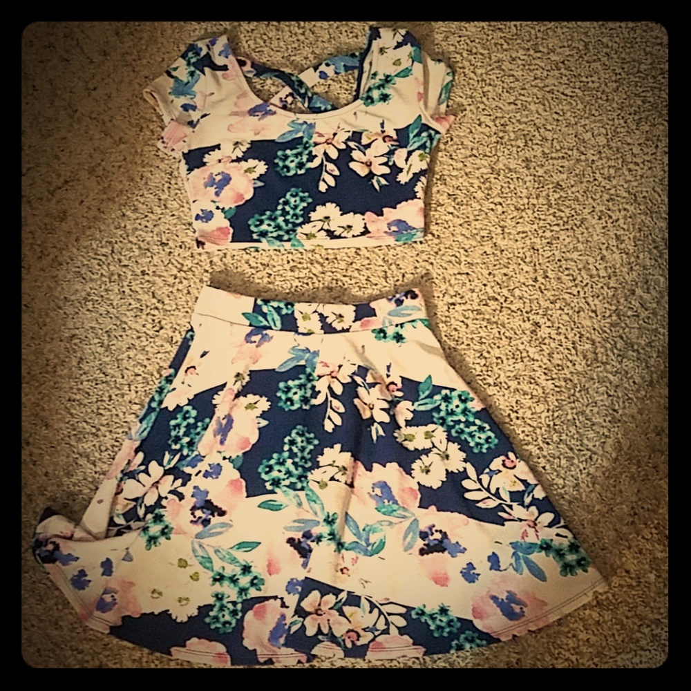 Two piece, skirt and crop top set.